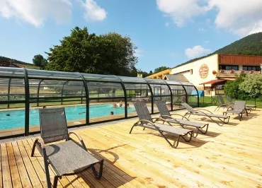 Village club avec piscine couverte et chauffée