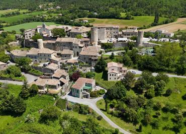 Saint-Vincent-de-Barrès: a village with outstanding character