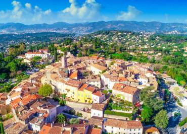 Vue aérienne du Vieux Village de Mougins