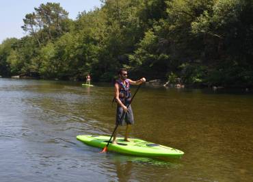 Paddle sur le plan d'eau