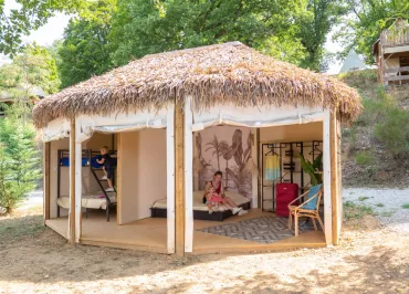 Hébergements insolites au Camping Domaine de Senaud