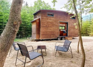 Tinys sur Conie "En aparté"