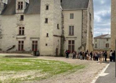Château de Monts sur Guesnes