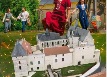 Château de Monts sur Guesnes