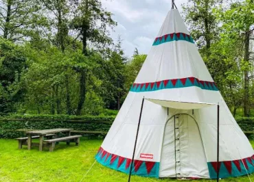 TIPI AU CAMPING DU GUE SAINT-LEONARD