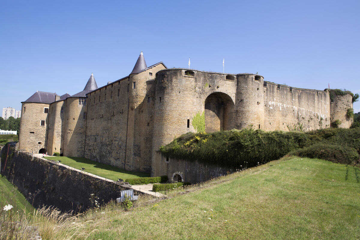Remilly Aillicourt Sedan La Meuse V lo EuroVelo 19