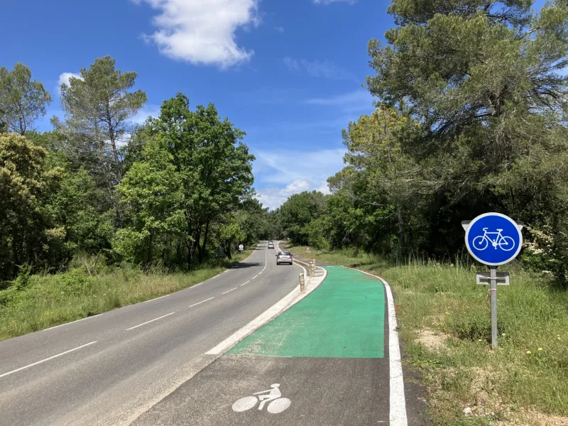 Piste cyclable sur le GT des Préalpes d'Azur