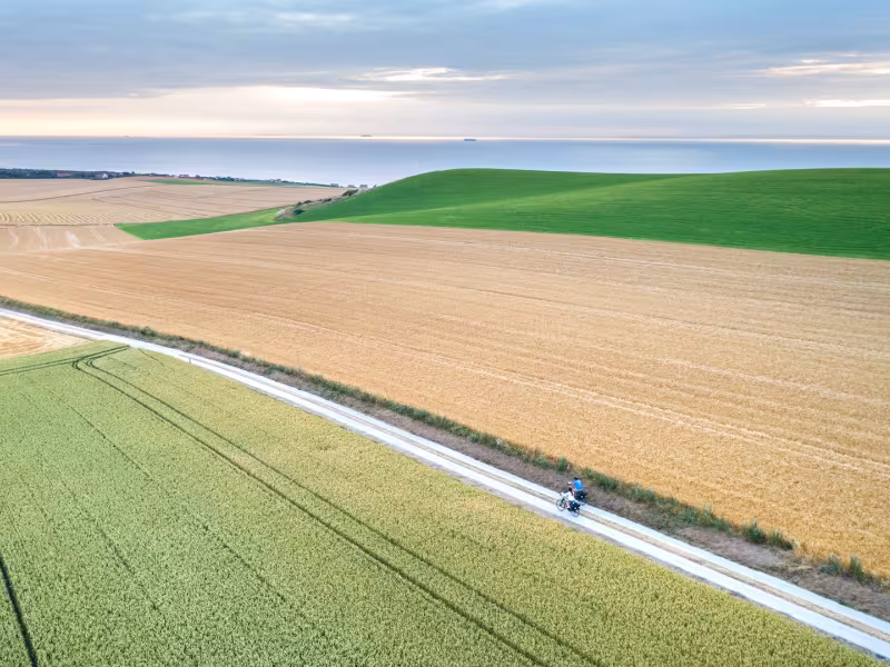 À vélo au milieu des champs - Wissant