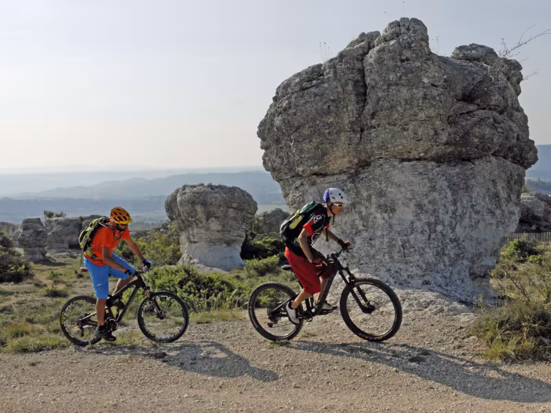 Sentier VTT des rochers des Mourres