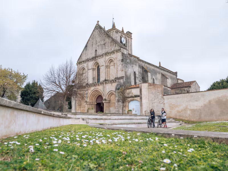 Église de Saint-Savinien - La Flow Vélo