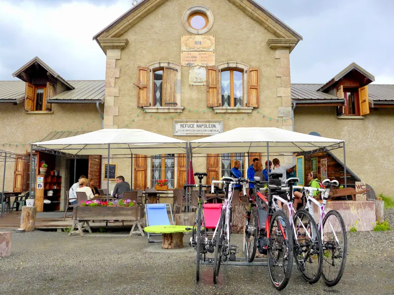 Le Refuge Napoléon proche du sommet du col d'Izoard