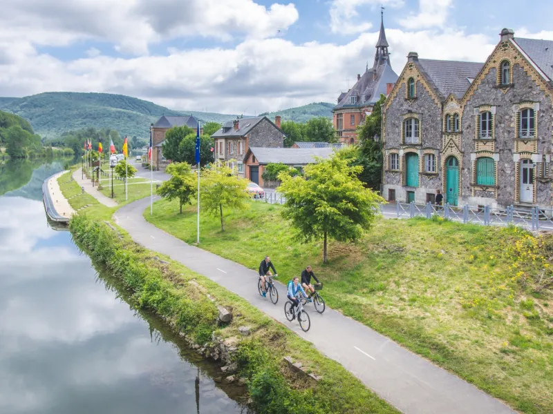 Voie verte en bord de Meuse à Haybe