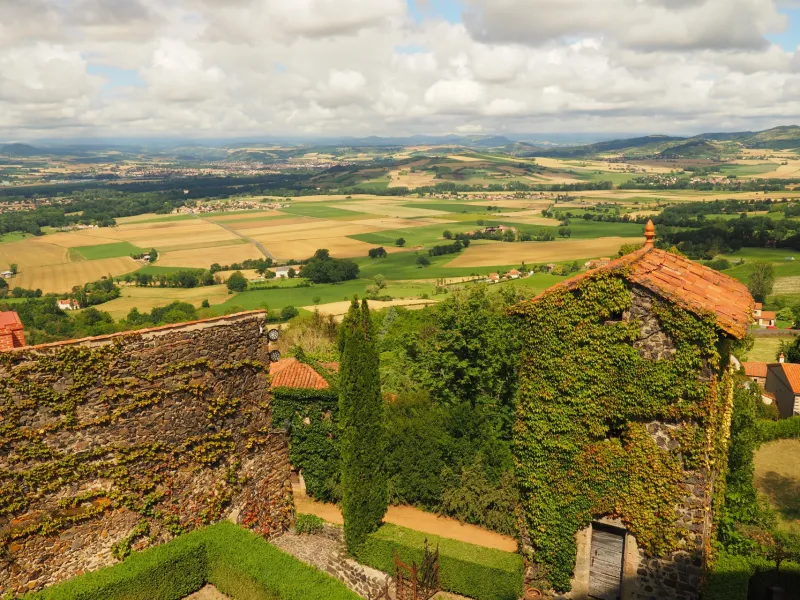 Point de vue depuis le château d'Usson