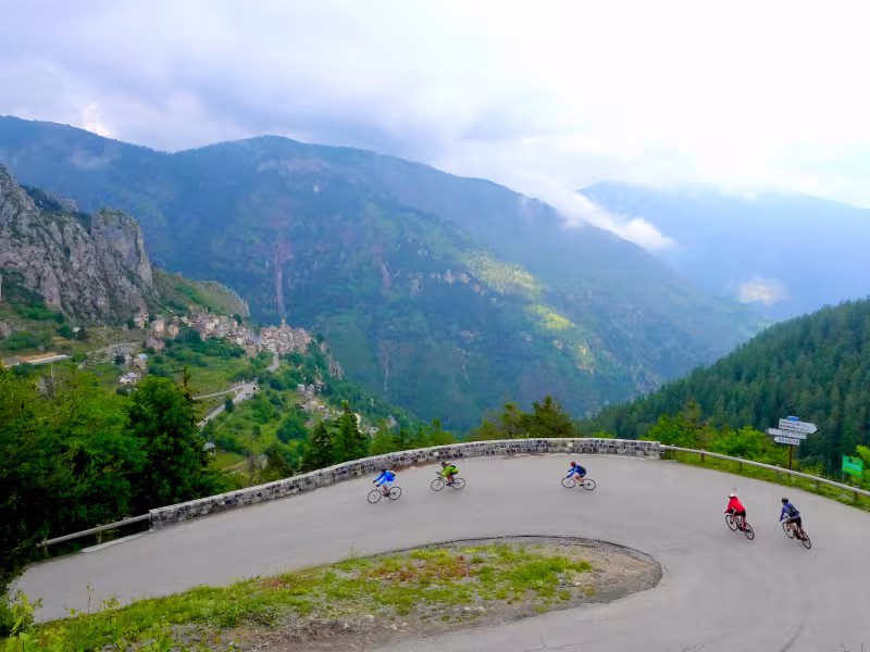 Versant sud-est du col de la Couillole