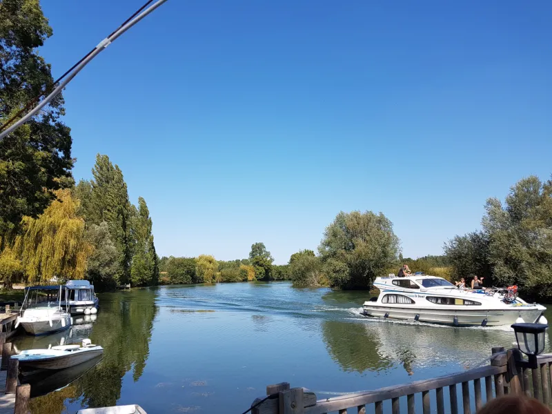 Vue depuis la buvette Les Clapotis sur Flow Vélo