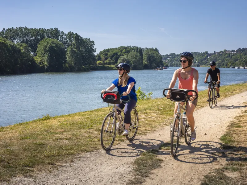 Balade à vélo sur le chemin de halage de la Seine à La Frette-sur-Seine