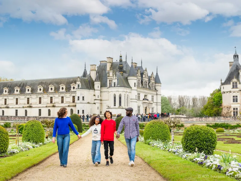 Devant le château de Chenonceau 