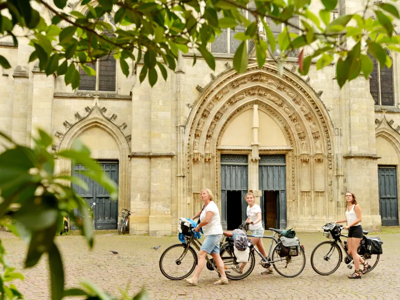 Bordeaux, départ du Tour de Gironde à vélo