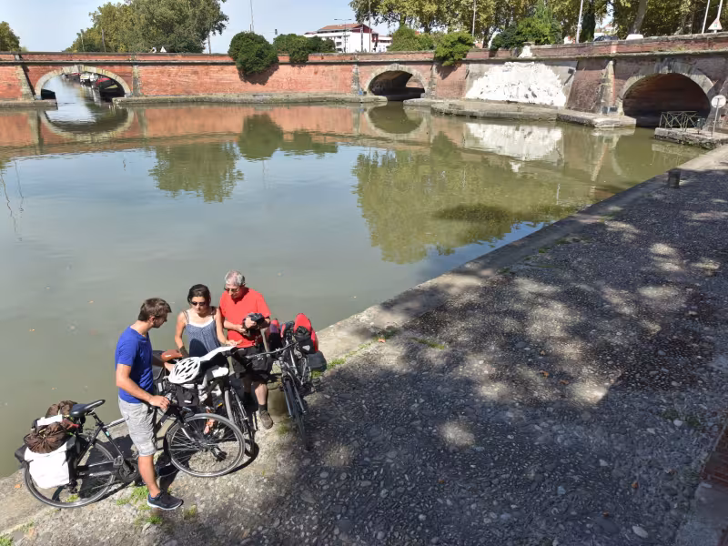 Bassin des Filtres à Toulouse entre Garonne et canal du Midi