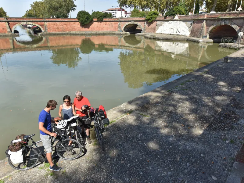 Bassin des Filtres à Toulouse entre Garonne et canal du Midi