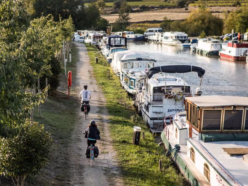 Canal du midi à vélo à Capestang