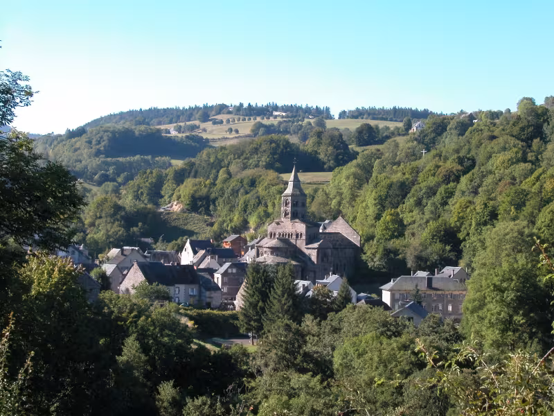 Chapiteau de la basilique Notre-Dame-des-fers à Orcival
