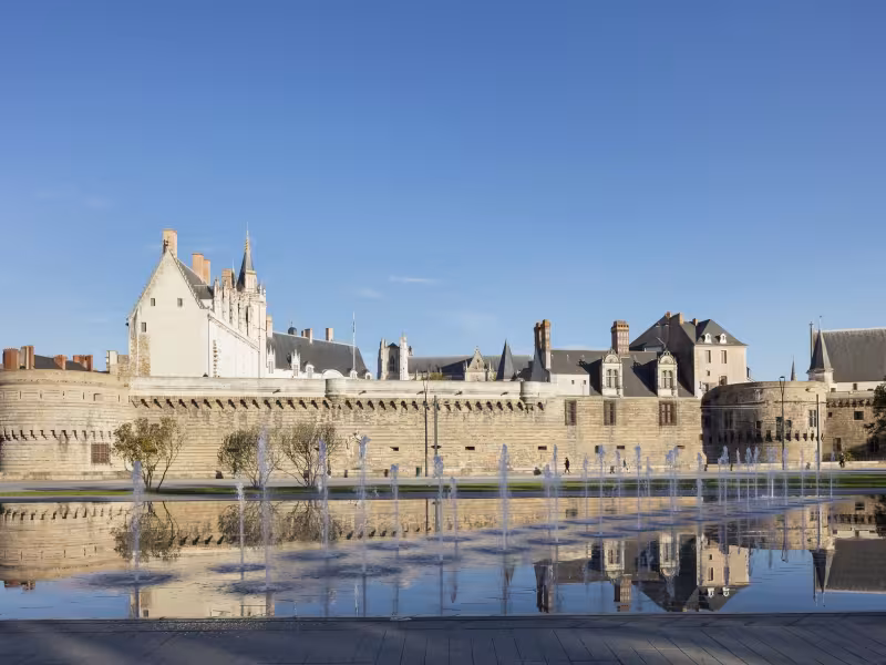 Château des Ducs de Bretagne et miroir d'eau