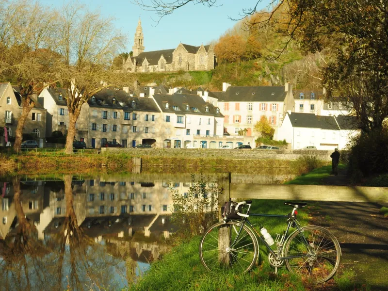 Chemin de halage du canal à Chateaulin