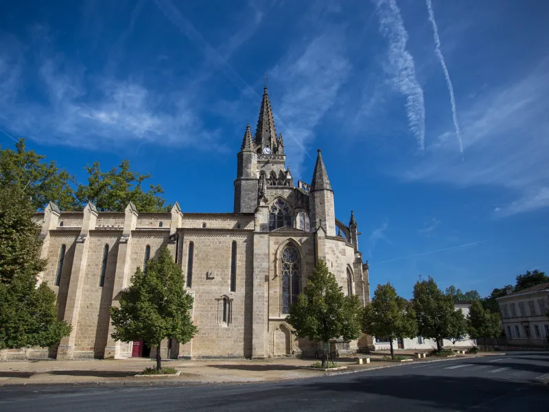 Collégiale à Uzeste
