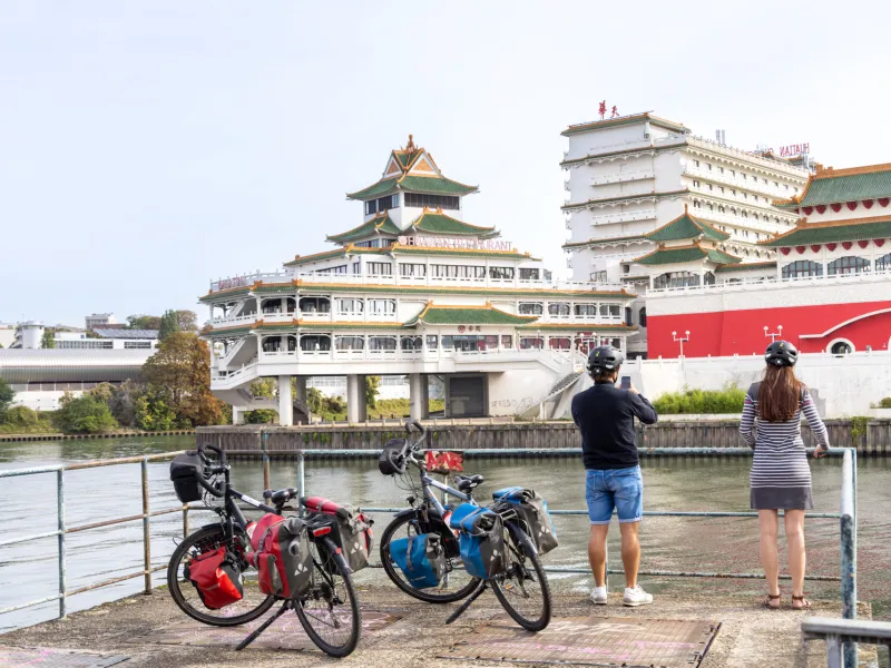 Confluence entre la Seine et la Marne, complexe Huatian Chinagora