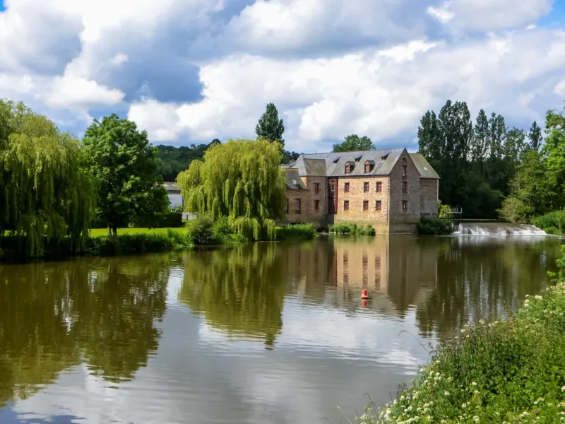 Le moulin de Pont-Réan le long de la rivière de la Vilaine