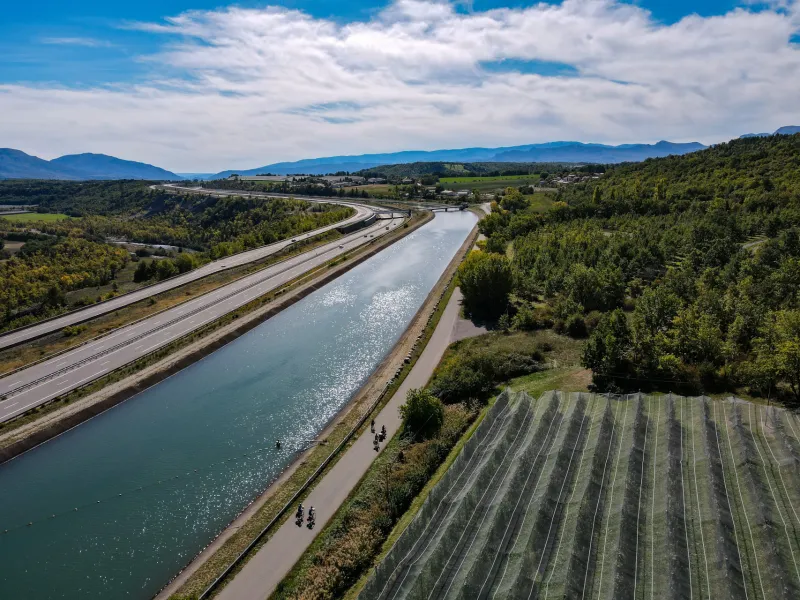 A vélo le long de la Durance et du Canal EDF