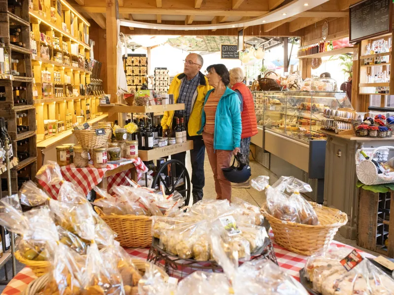 Dans l'épicerie La Capucine à Giverny