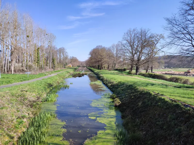 Canal de Berry à Epineuil le Fleuriel 