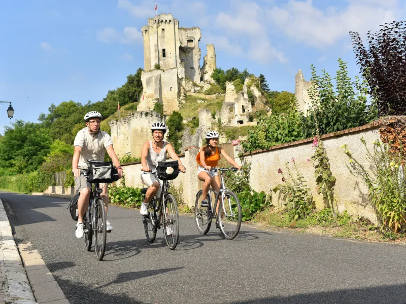 Château de Lavardin - St-Jacques à vélo