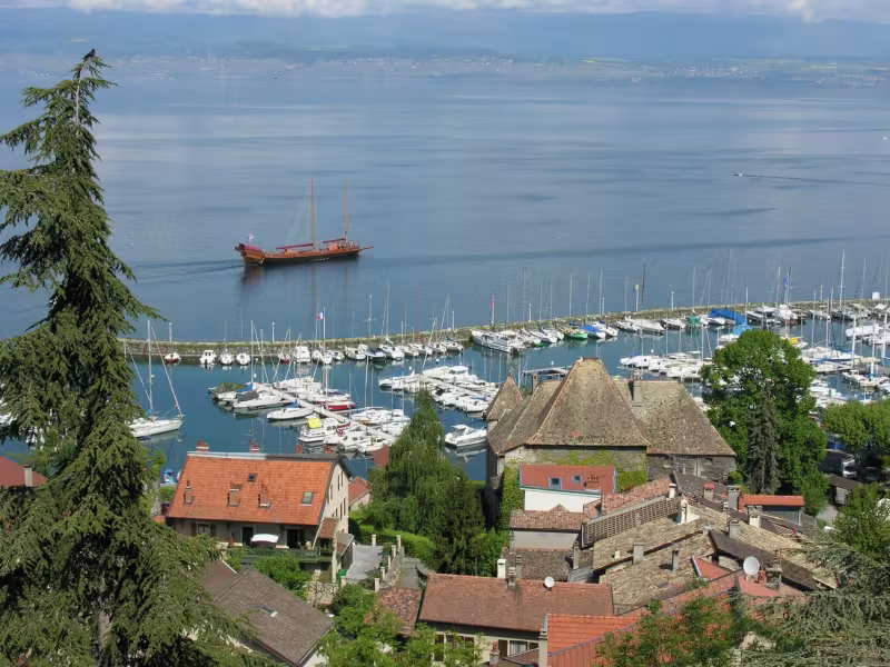 Le port de Thonon-les-Bains vue d'en haut