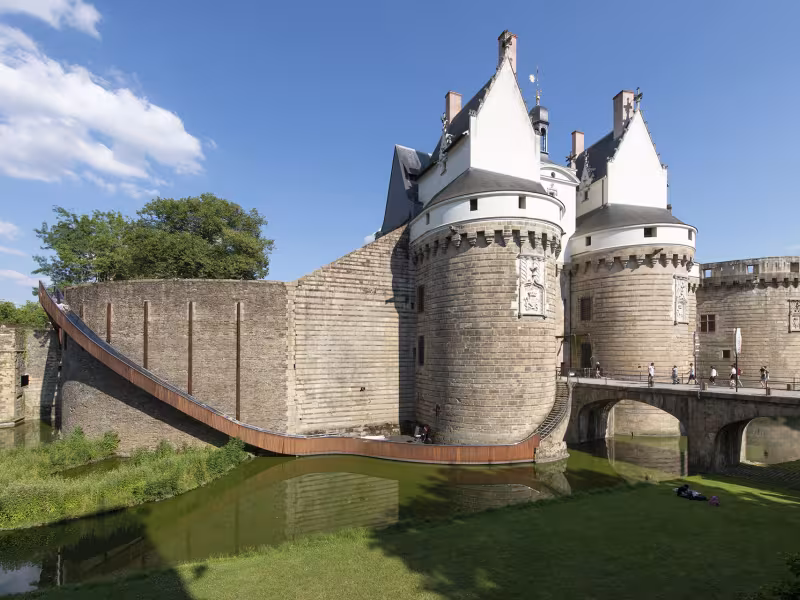 Le château des ducs de Bretagne en paysage glissé