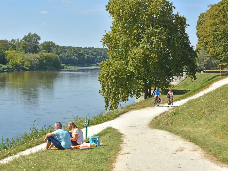 Pause pique-nique sur les berges de Loire