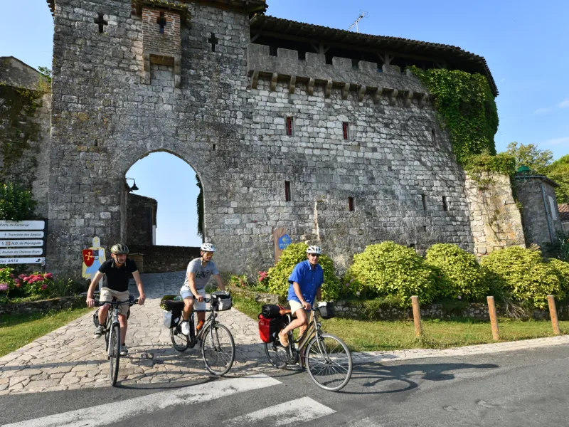 Une des portes médiévales de Penne d'Agenais