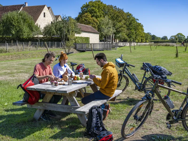 Pique-Nique à côté de l'abbaye de Noirlac