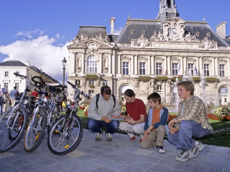 La Loire à vélo en famille - Place Jean Jaurès à Tours