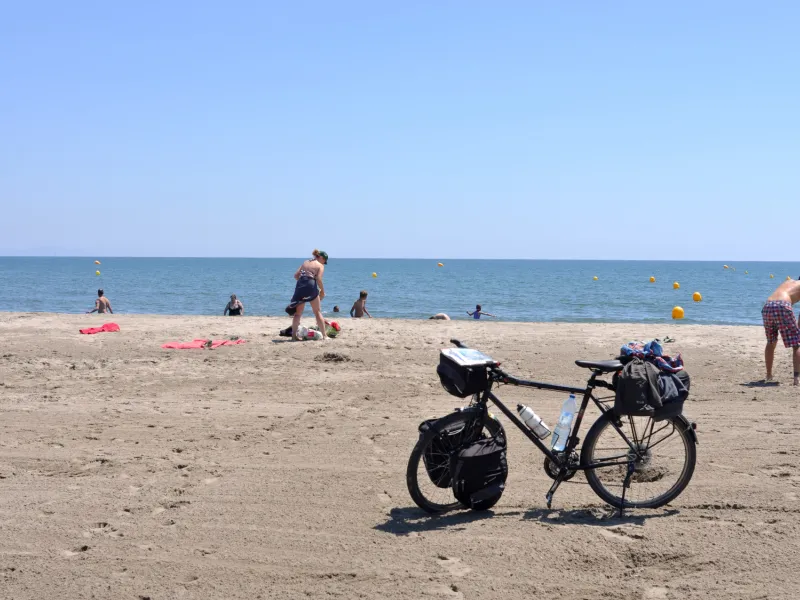 Plage du Port Saint-Louis à vélo