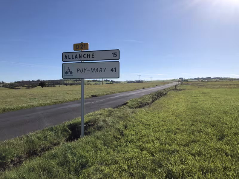 La Véloroute de la Grande Traversée du Volcan à vélo entre Blesle et Allanche