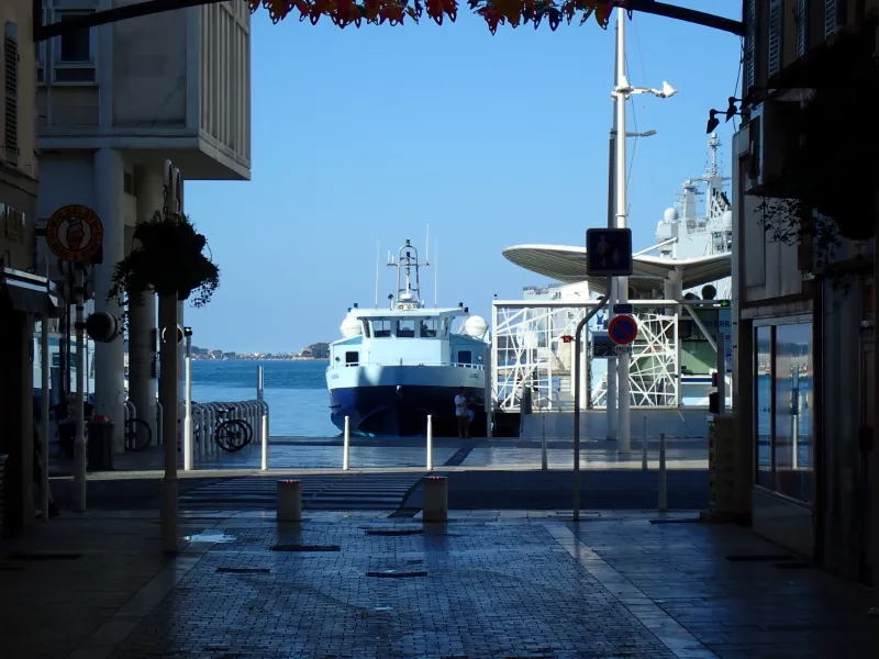 La rue d'Alger à Toulon