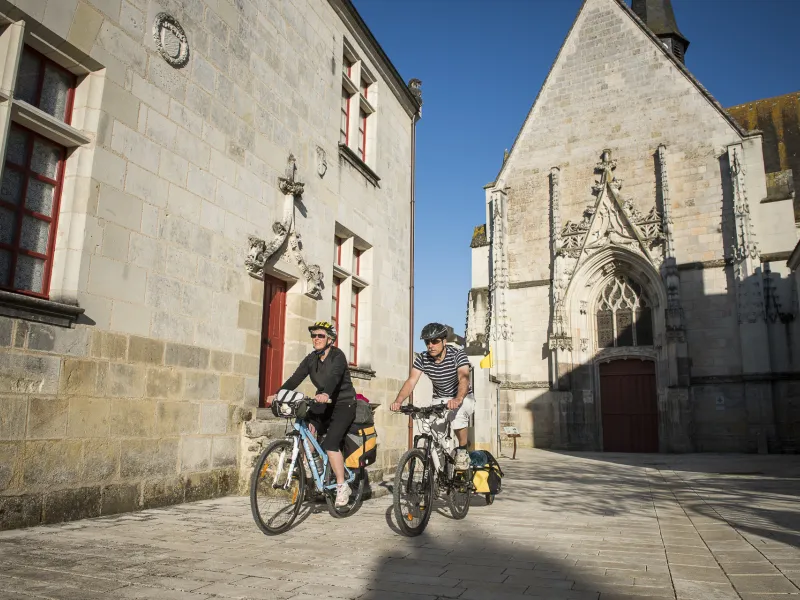 Église Sainte-Catherine sur la Saint-Jacques à vélo