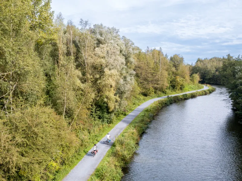 Sambre canalisée entre Maubeuge et la Belgique