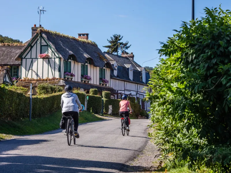 La Seine à vélo sur la route des chaumières à Vieux-Port