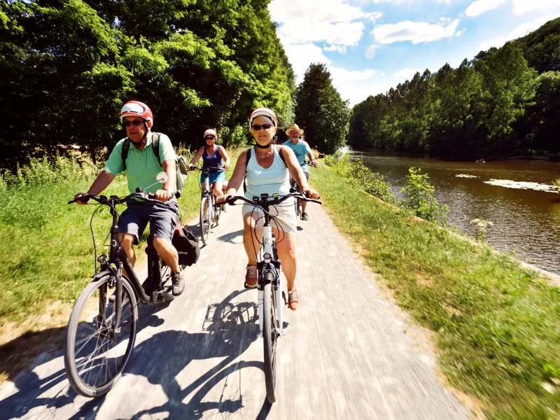Chemin de halage sur La Vélo Francette - Montgiroux