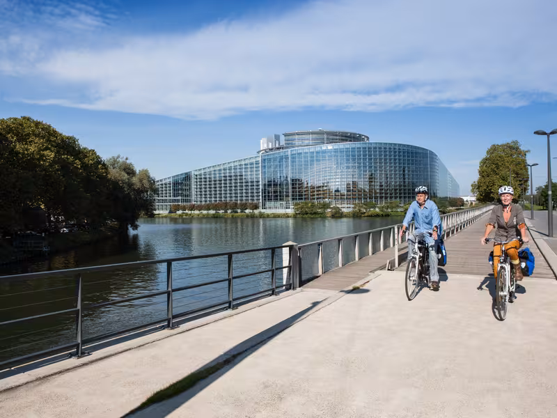Vélo au bord du Rhin à Strasbourg