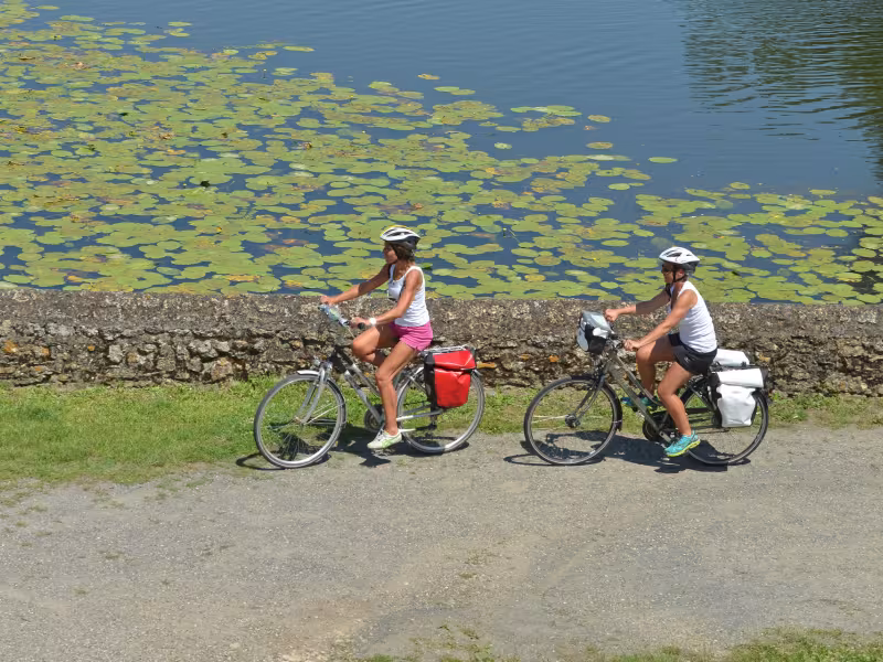 Vélo le long du Thouet vers Montreuil-Bellay